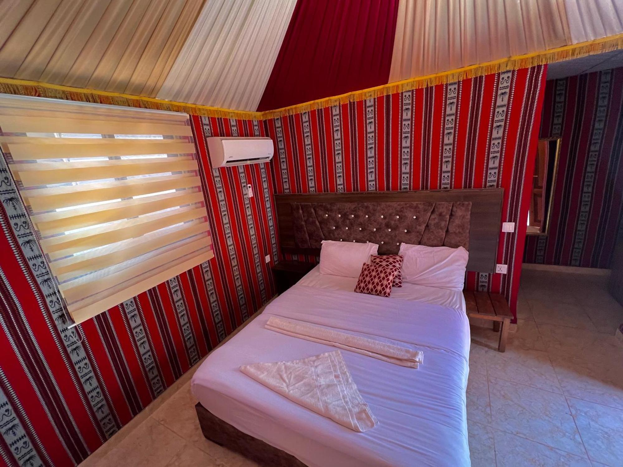 Angelina Wadi Rum Camp Екстериор снимка