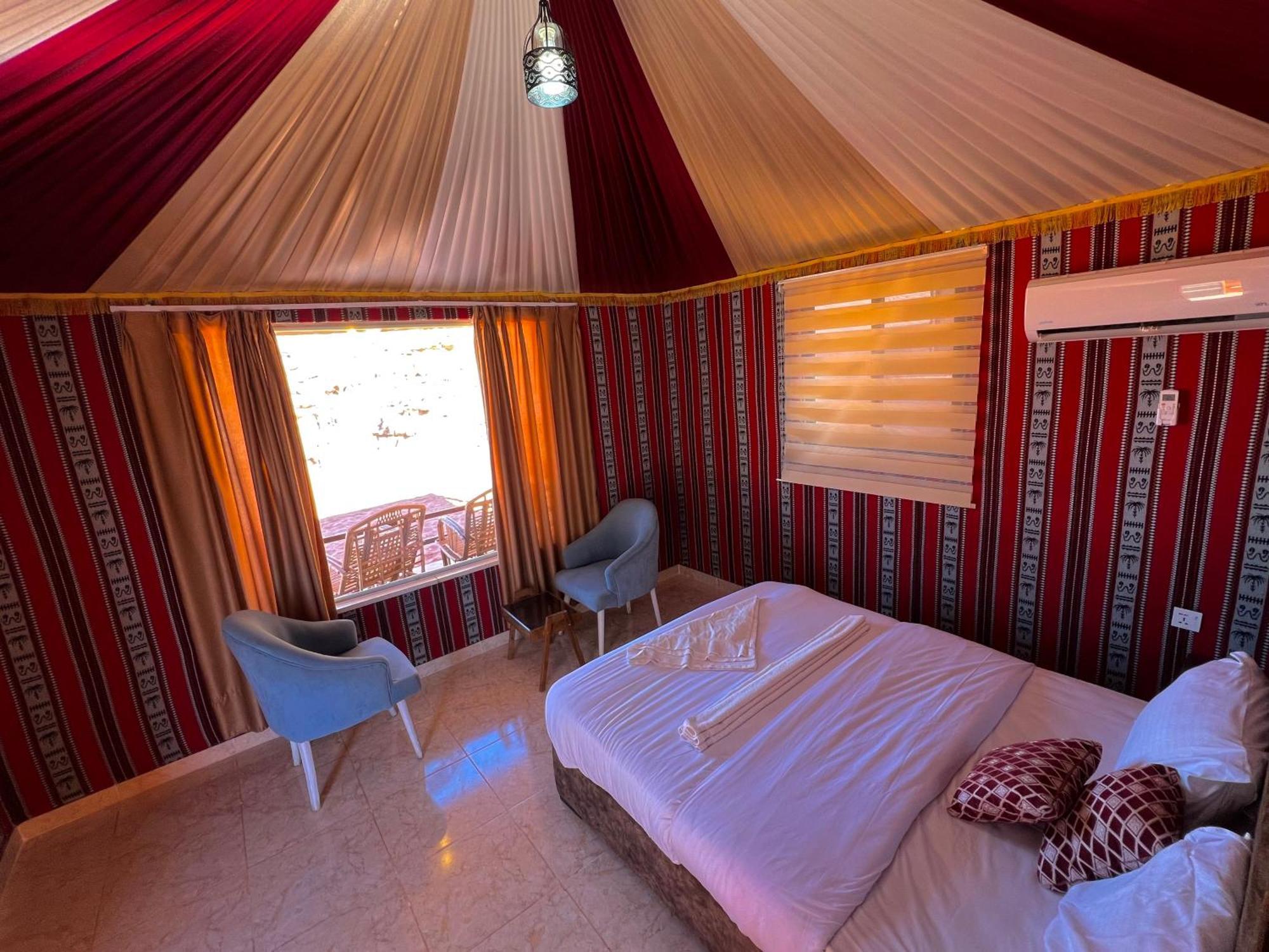 Angelina Wadi Rum Camp Екстериор снимка