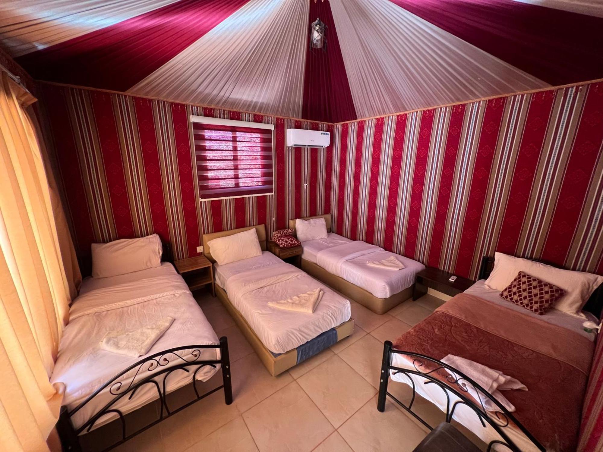 Angelina Wadi Rum Camp Екстериор снимка