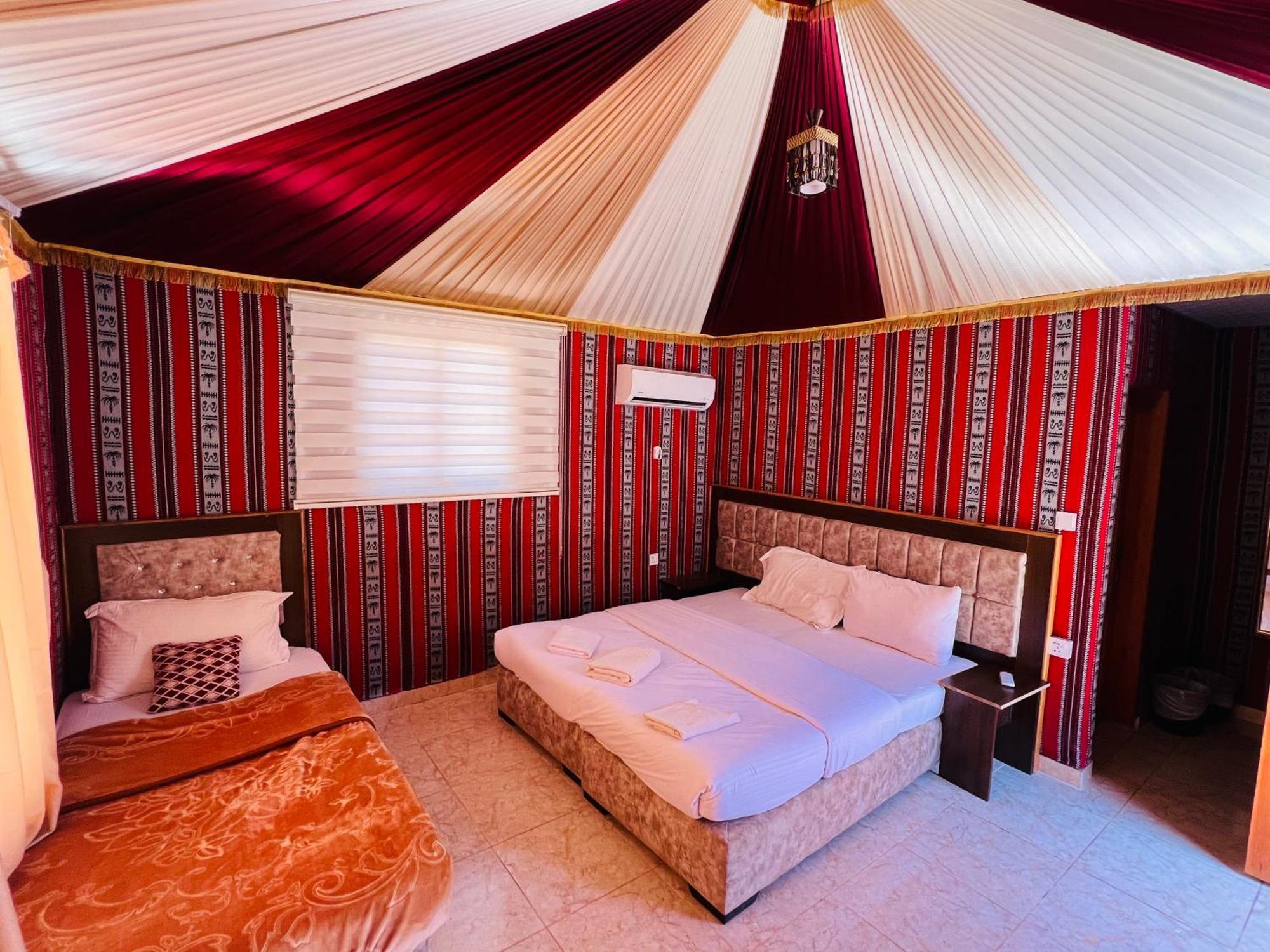 Angelina Wadi Rum Camp Екстериор снимка